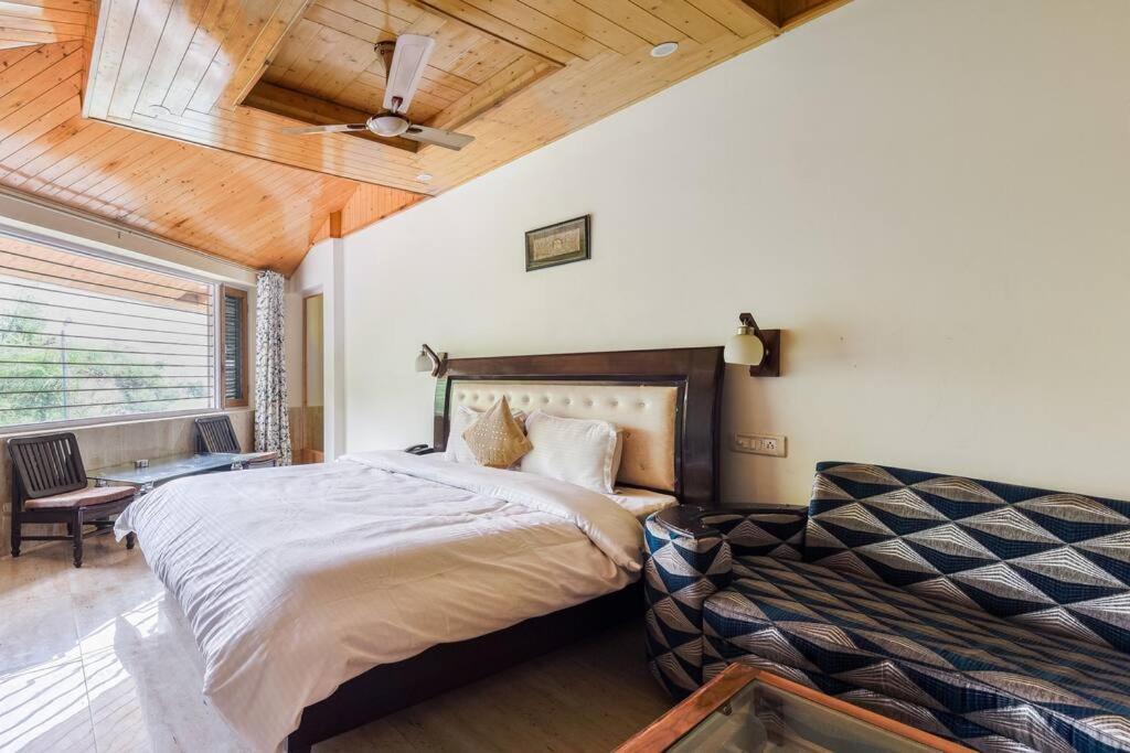 Kasauli Cascade A Cheerfull 4 Bedroom Challet Εξωτερικό φωτογραφία