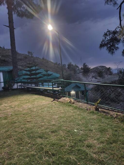 Kasauli Cascade A Cheerfull 4 Bedroom Challet Εξωτερικό φωτογραφία