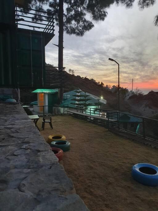 Kasauli Cascade A Cheerfull 4 Bedroom Challet Εξωτερικό φωτογραφία